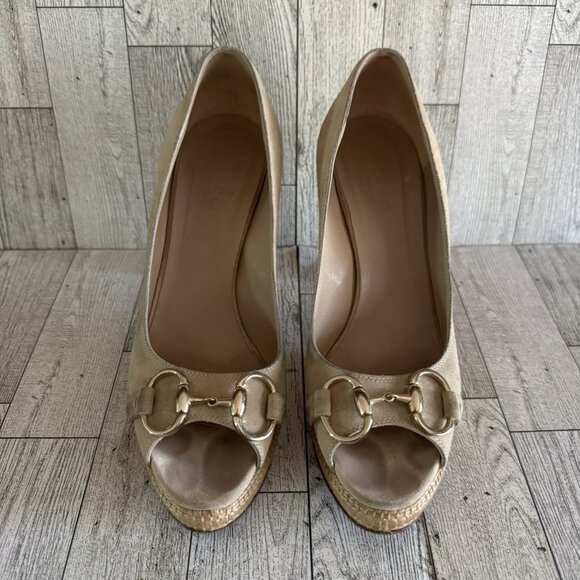 VINTAGE GUCCI NUBUCK SUEDE GOLD TONE HORSE BIT HIGH HEELS PUMP SIZE 6.5B - Picture 2 of 9